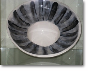 speaker bowl white clay with white and black decoration